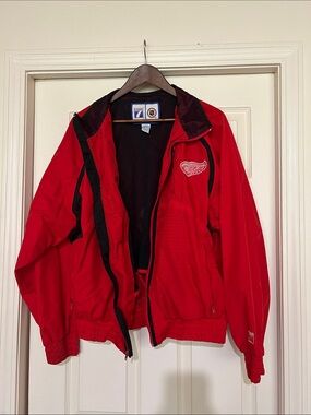 Vintage logo 7 NHL red wings Red and Black Men's mesh lined wind breaker Jacket